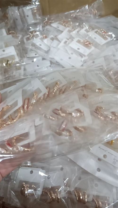 长期出售铜饰品库存尾货 成品半成品都有。